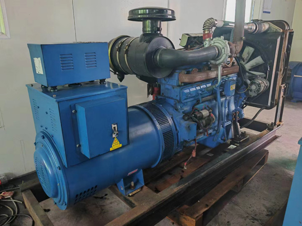遂川100kW柴油发电机组使用多级机油有哪些优缺点？